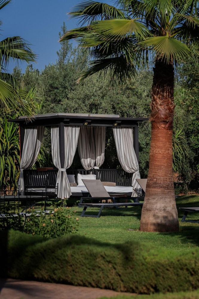 Al Riad Inou