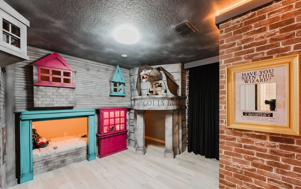 Amazing 7 bd Summerkitchen Gameroom