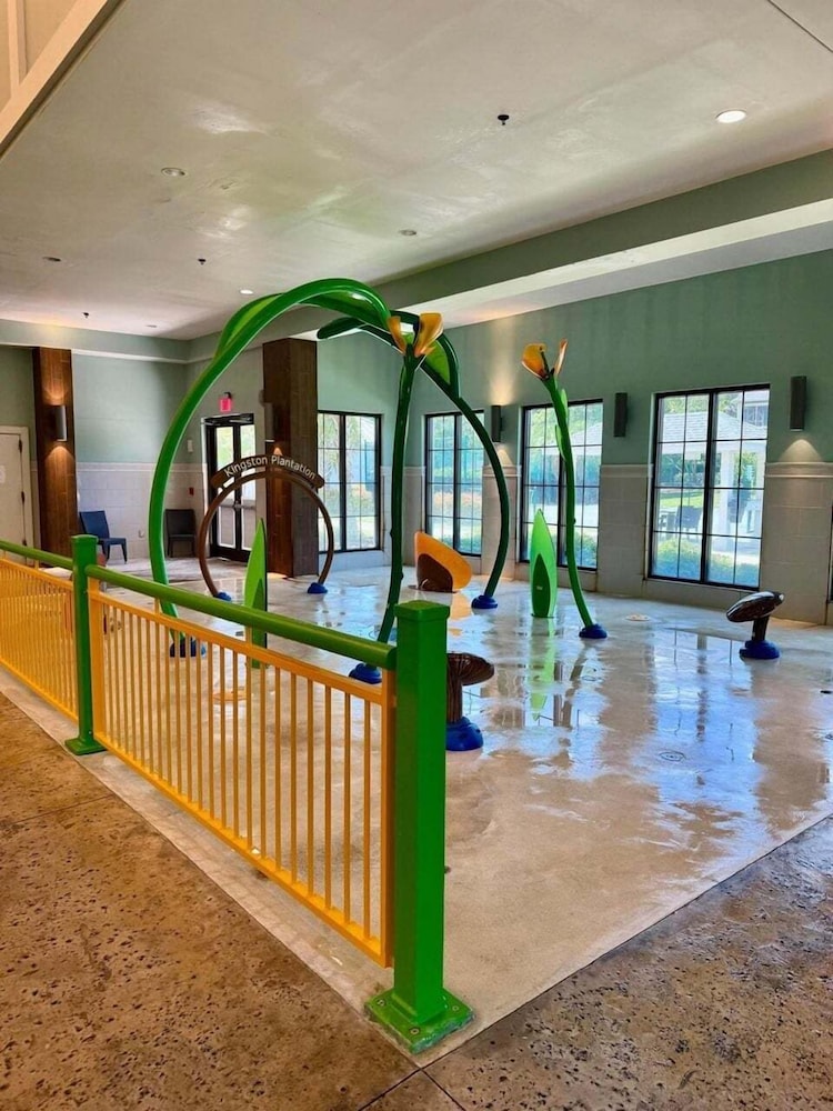 Oceanview Condo With Amenities, 703 Royale Palms 2 Bedroom Condo