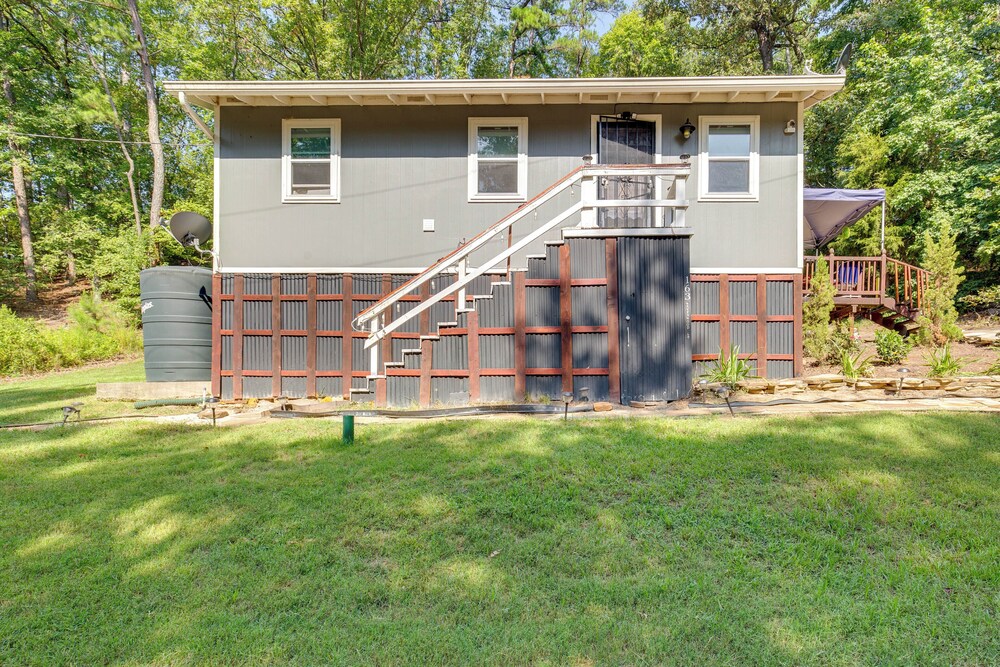 Secluded Avinger Cabin < 1 Mi to Lake O' The Pines view 3