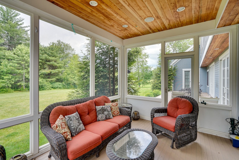 Stockbridge Retreat w/ Pool & Hot Tub!