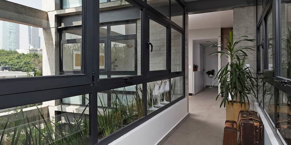 Perfect Modernation Apartment by Mr.W photo 4