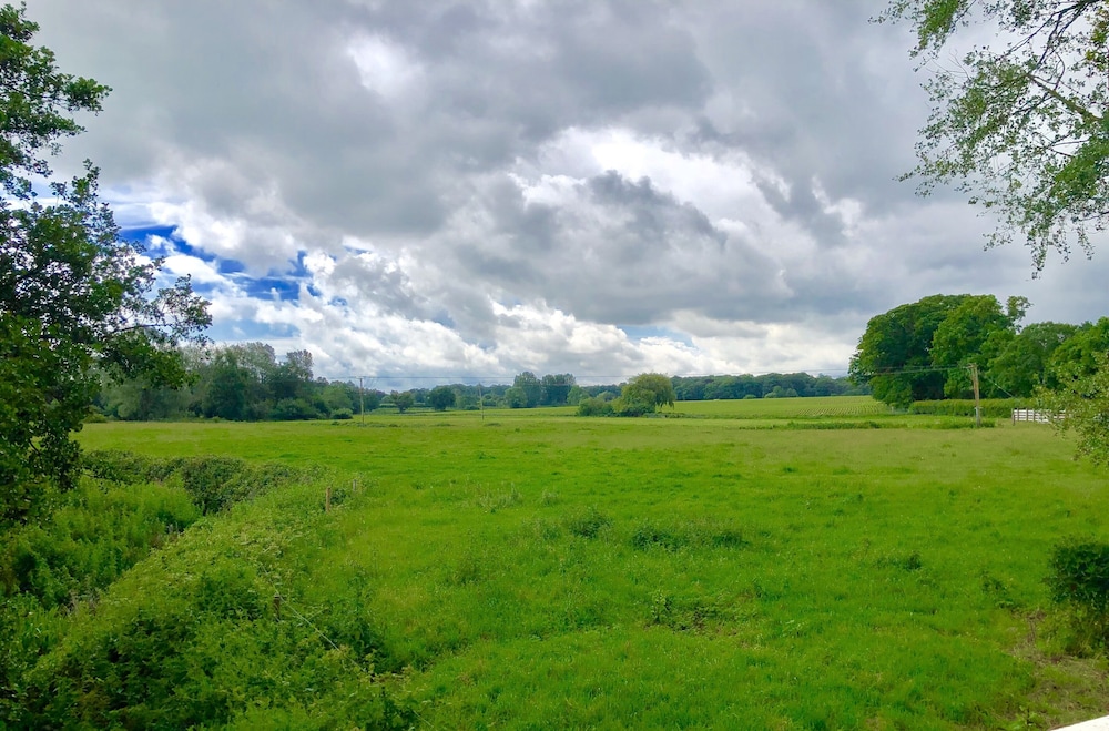1 Tunns Cottages, Rushmere, nr Beccles