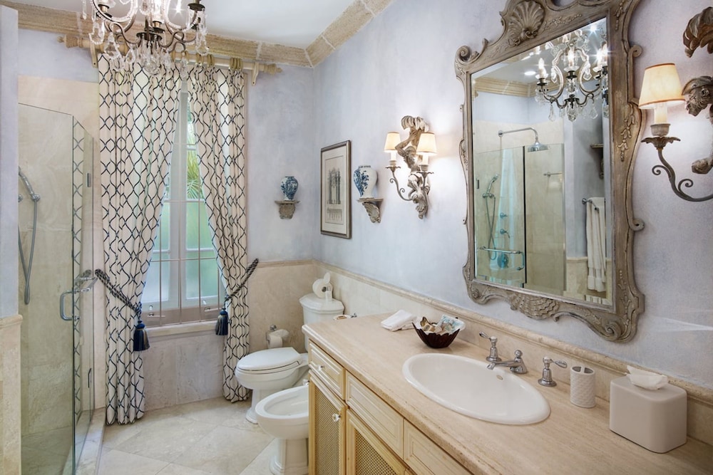 Leamington Pavilion by Blue Sky Luxury