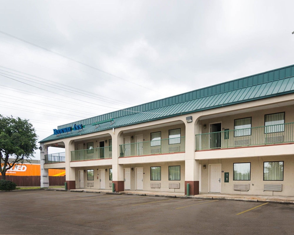Rodeway Inn & Suites Highway 290 Northwest