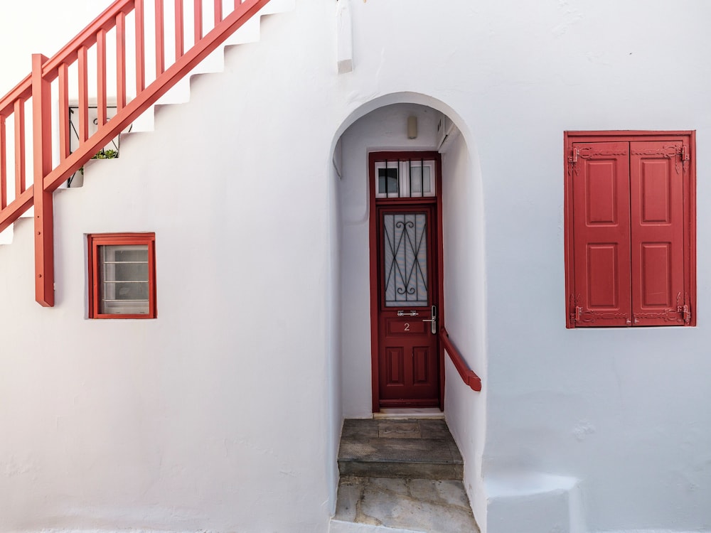 Alana Mykonos