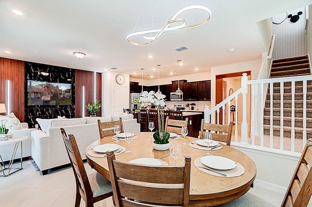16101 Dream Home Perfect for Families Near Disney Water Parks