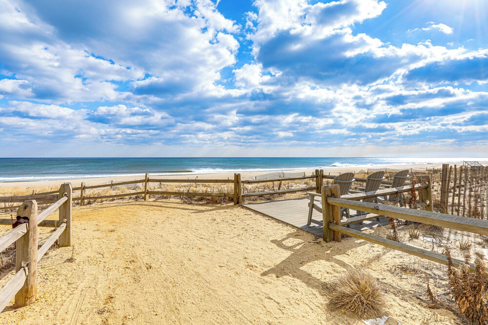 1 Mi to Jenkinson's Boardwalk: Family Gem w/ Grill