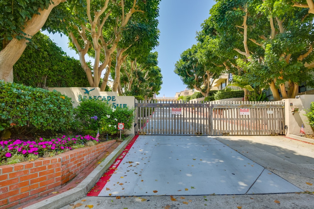 Solana Beach Condo w/ Community Pool, Beach Access
