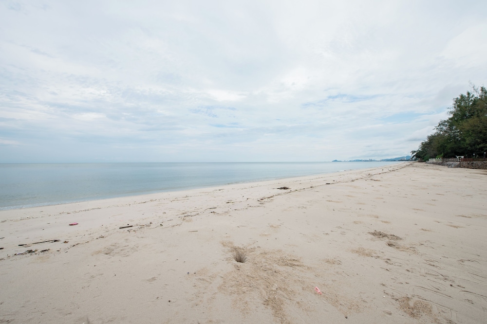 1702 - 2 Bdr Condo With Seaview Boathouse Hua Hin
