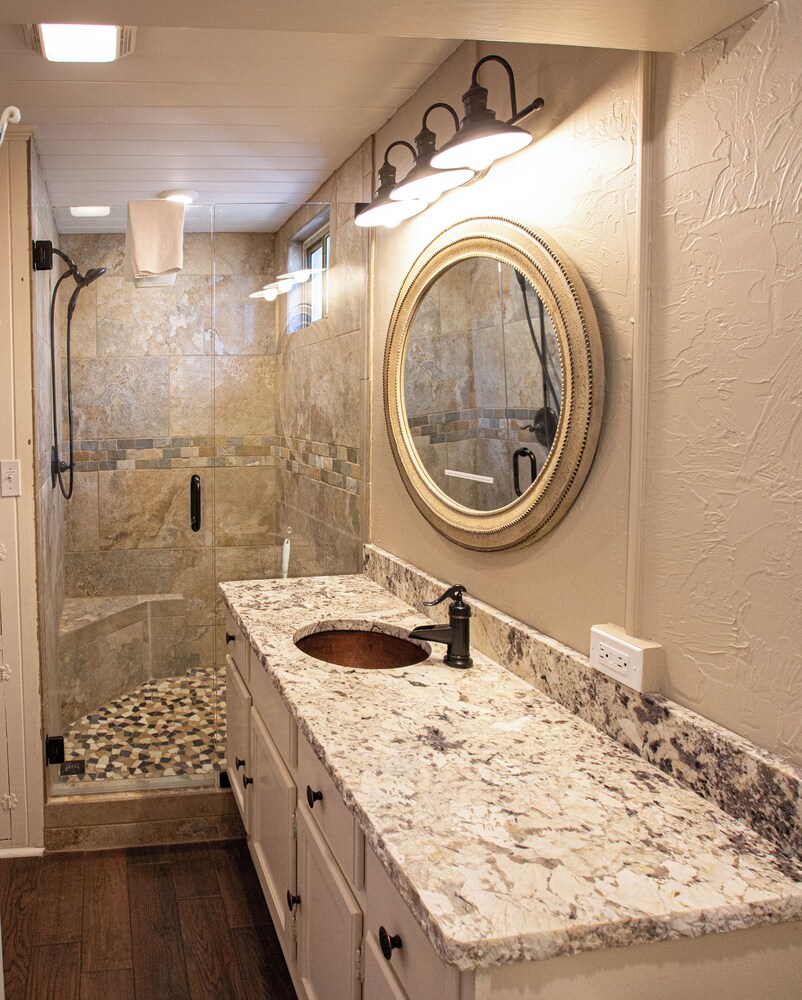 Hill Country Retreat 2 Bedroom 2 Bath