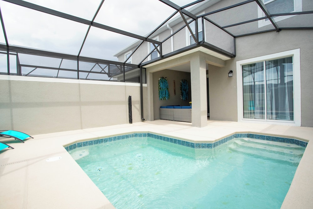 Gorgeous 4Bd w Pool Close to Disney Storey Lake 4289 view 2