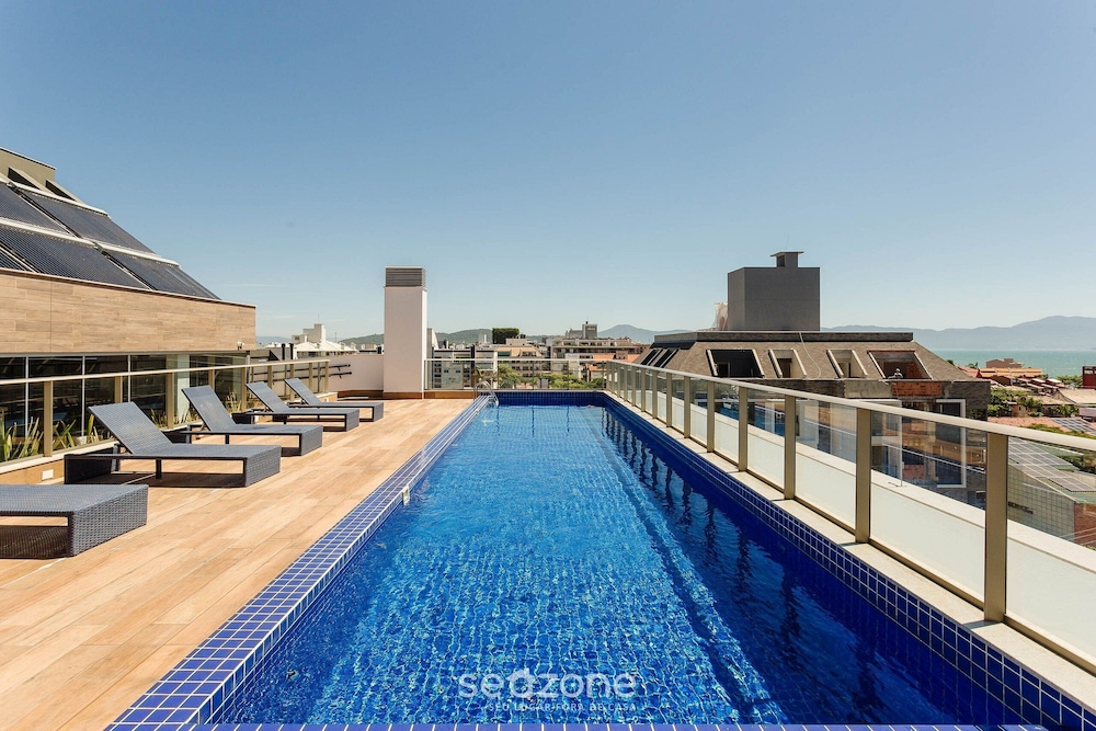 Elus - Building With Rooftop Pool 350m From the Beach!