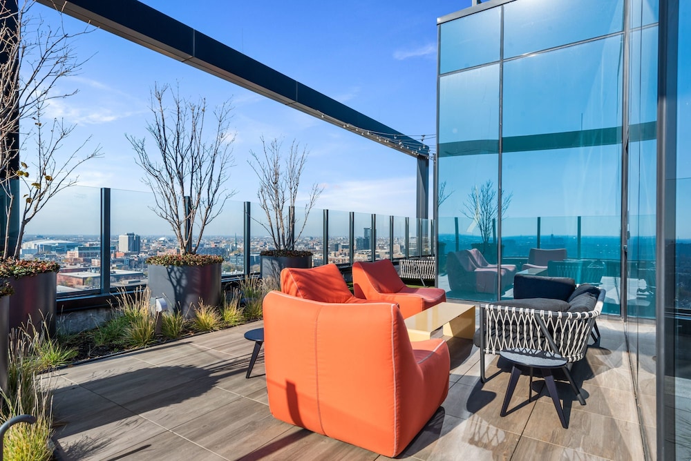 Fulton Market Penthouse 4BR Family Fun Views