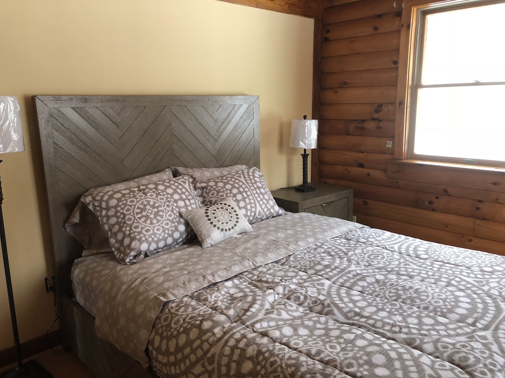Equestrian House- Log Cabin view 5