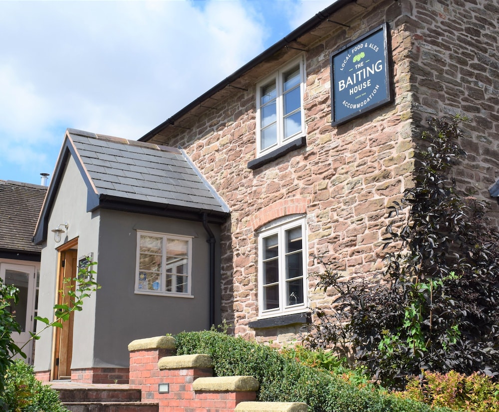 The Baiting House and Lodges