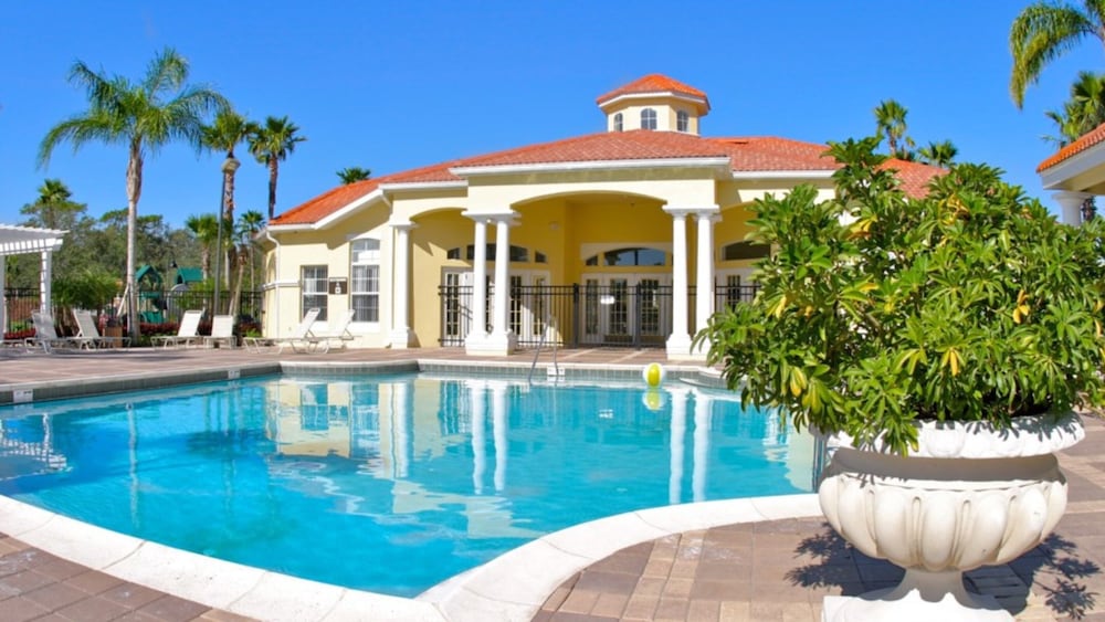 Rolando's Emerald Island Resort Townhouse