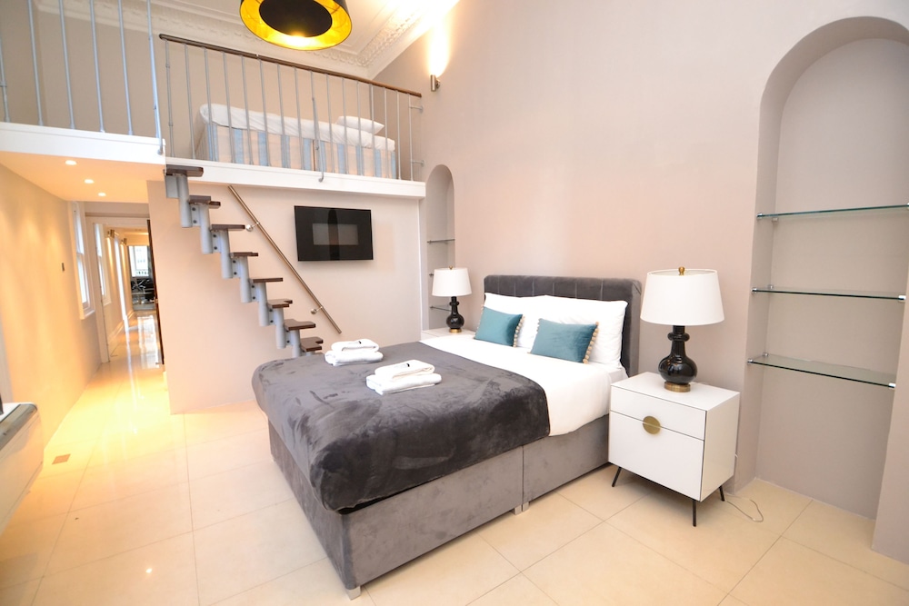 Luxury Hyde Park