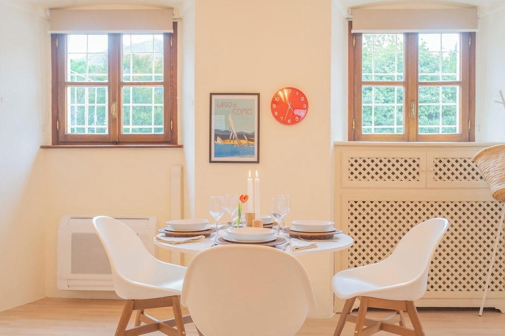 La Piazza di Cernobbio by Rent all Como
