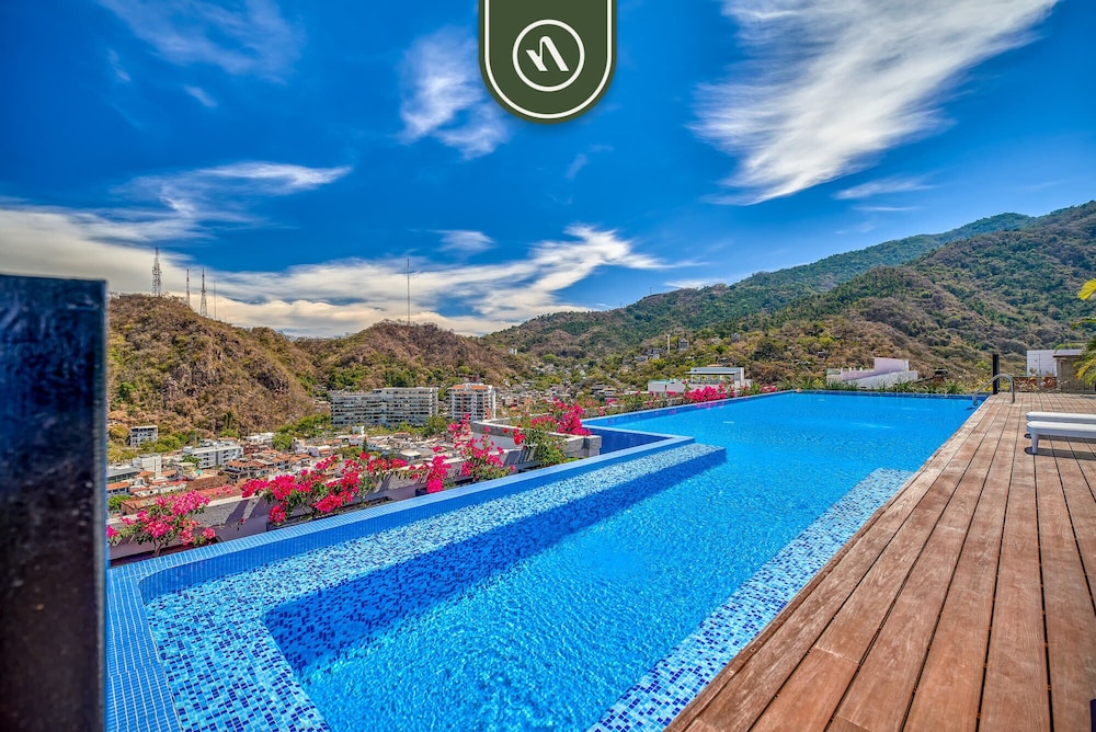 New 2BR Condo in Zona Romantica - Rooftop Pool