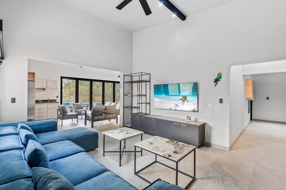 Brand-New 6BD Giant with Private Pool by SPCR