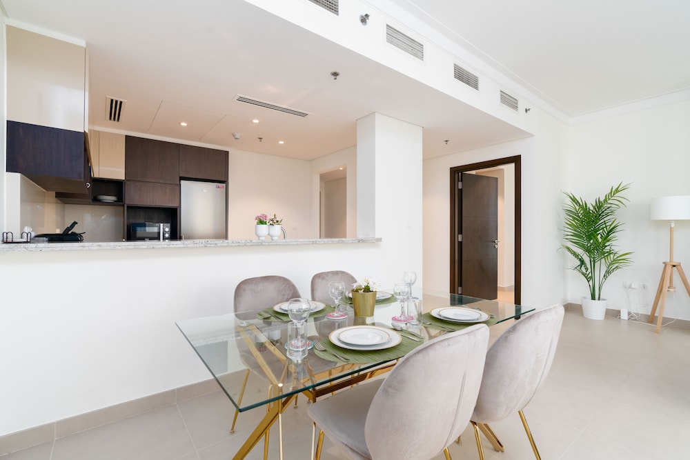 Lux BnB Dubai Creek Harbour BLVD Views