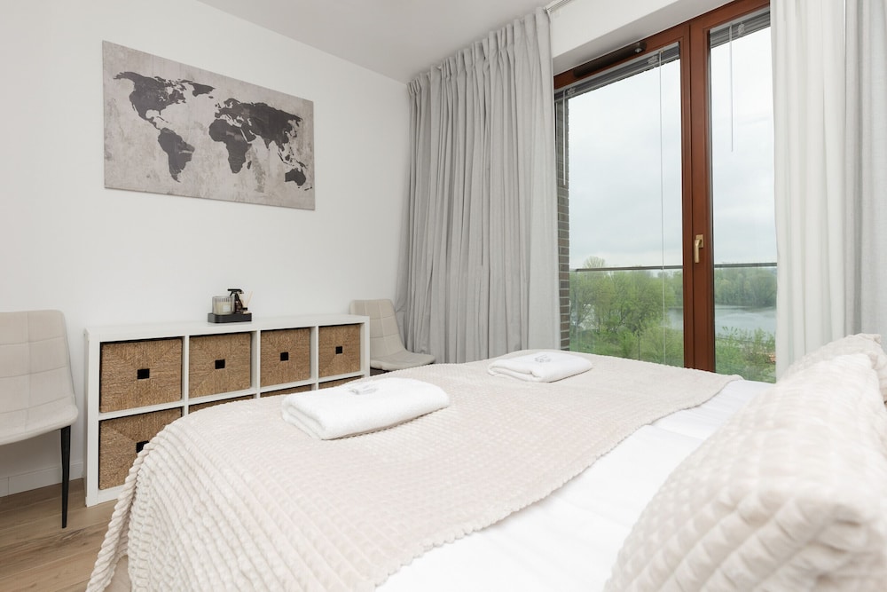 Okrzei 8 2 Balconies by Renters view 3
