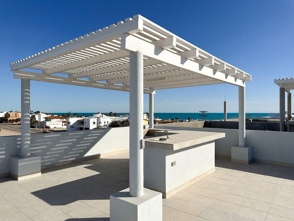 Modern Home in The Exclusivity of Las Conchas