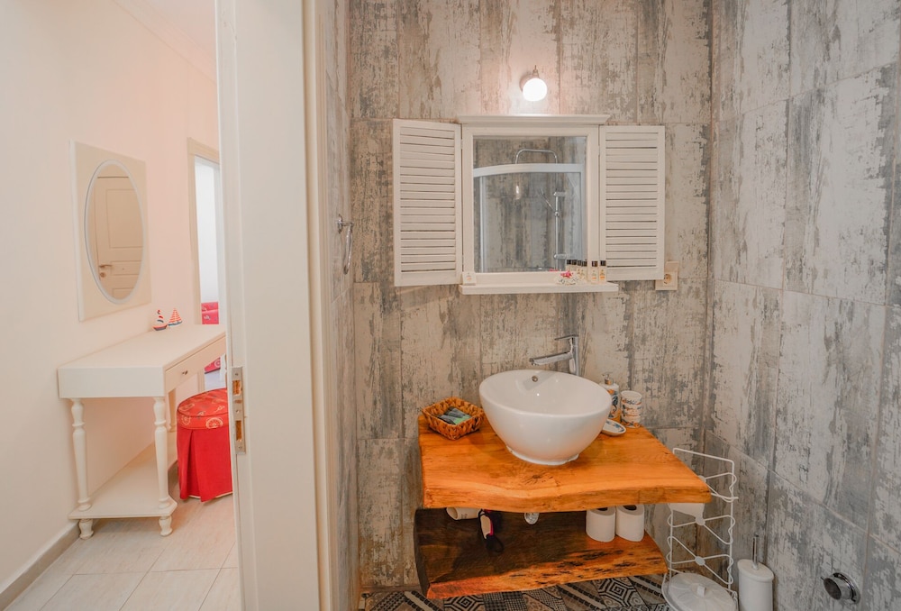 Alacati Marina Palace Otel - Image 23
