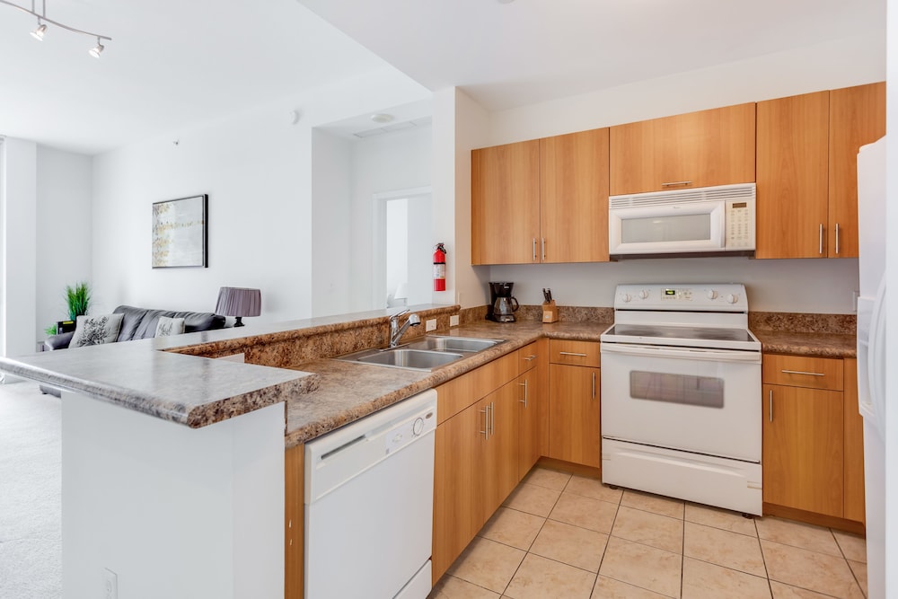 Towers of Dadeland by Miami Vacations