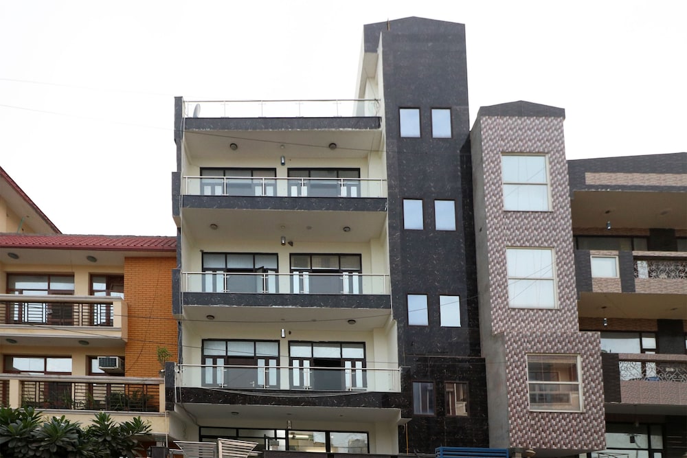 OYO 10172 Dhruv Residency