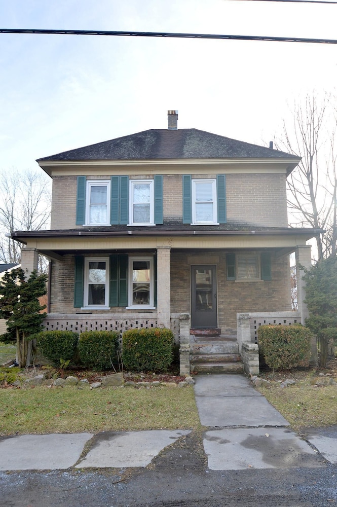 Broadway Cottage - Convenient Location!