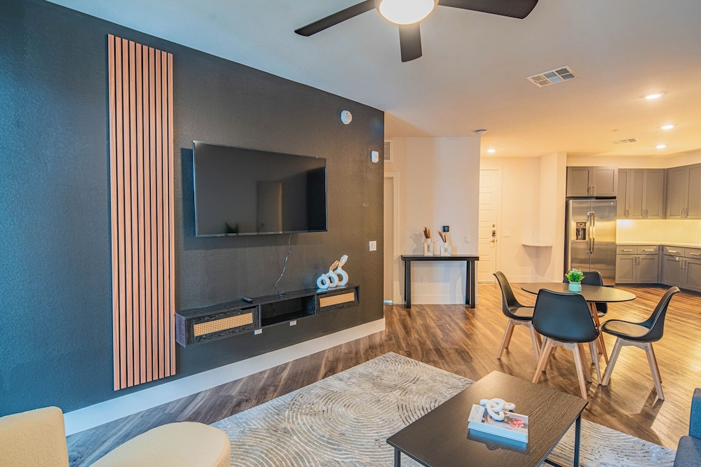 ROVE LIVING/KB - Scottsdale Grand
