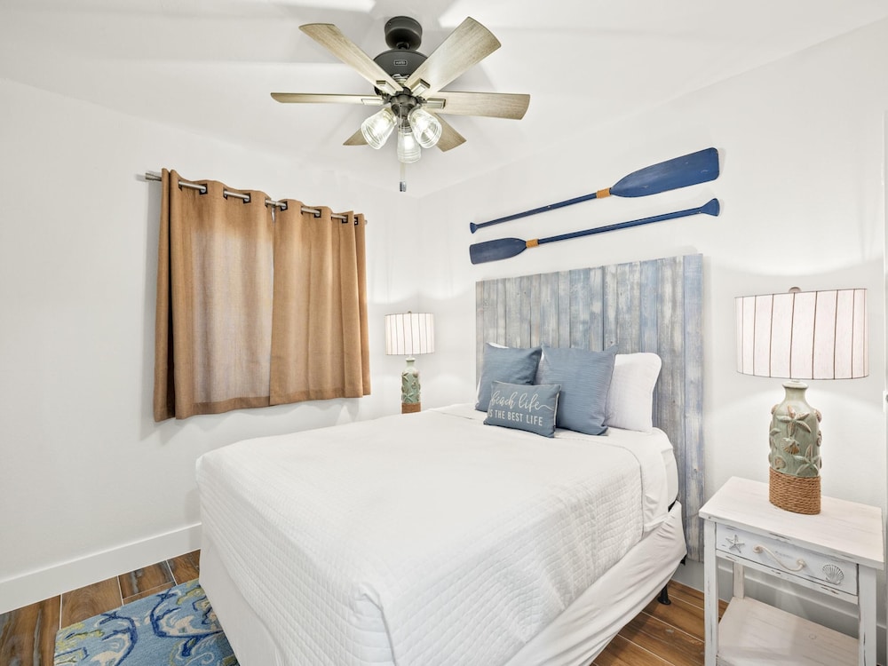 Seaside 3 by Distinctive Beach Rentals