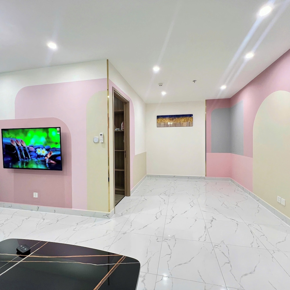 Lyshing Apartment in Vinhomes Grand Park