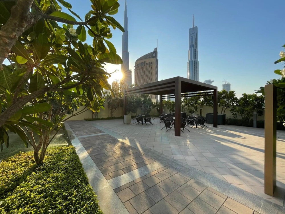 Silkhaus Spacious Near Dubai Mall Balcony Views