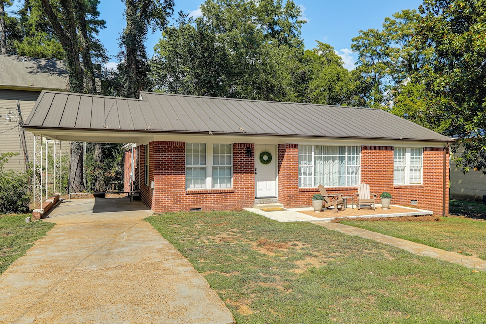 Walk to Ole Miss! Updated Home Near Oxford Square