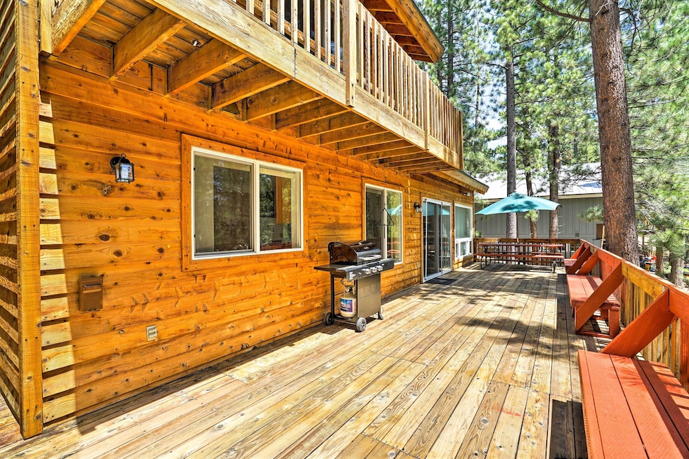 Lake Tahoe Vacations - South Lake Tahoe Home w/ Deck: 4 Mi to Heavenly! - Property Image 2