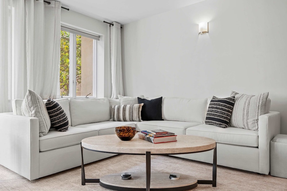 Prince by Rove Travel 2BR Soho Condo w Terrace