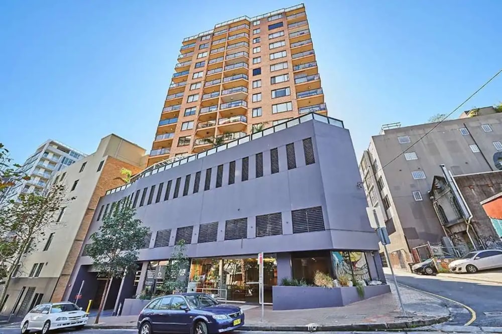 Central & Cosy 1BR Overlooking the City