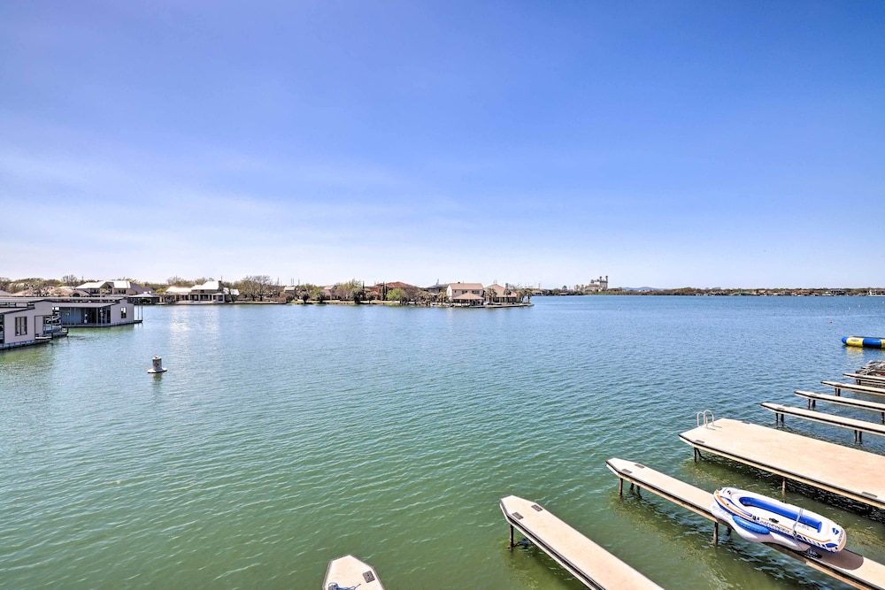 Waterfront Condo With Balcony Dock Access - Property Image 13