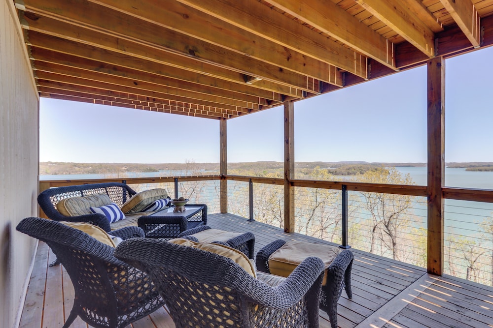 The Best Views on Beaver Lake! Home w/ Deck & BBQ