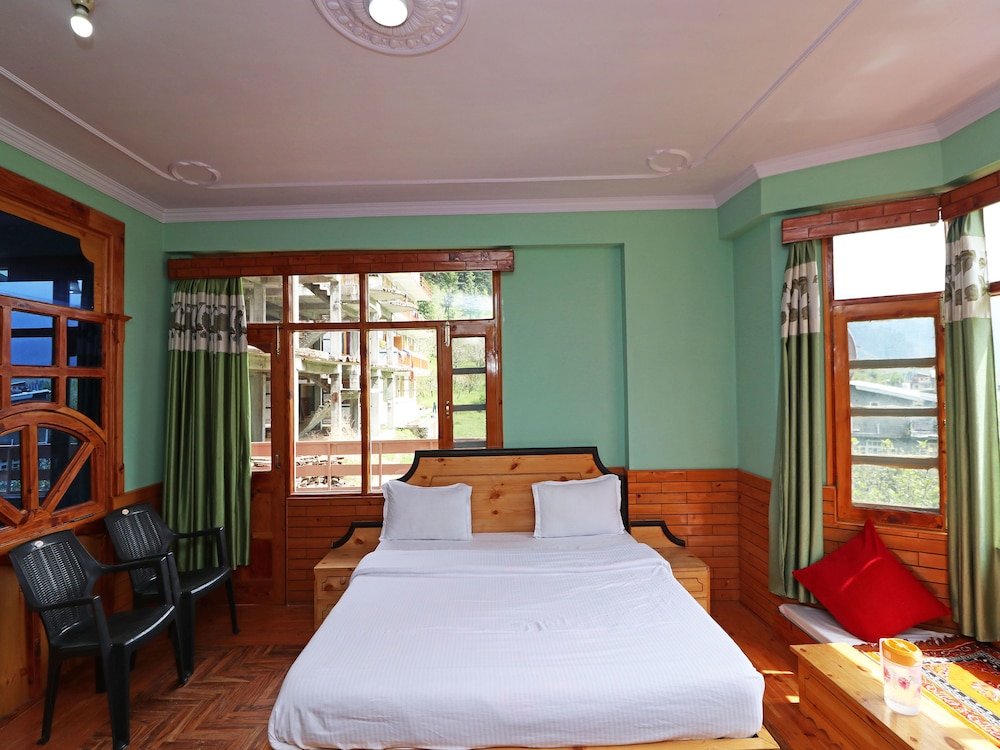 OYO 13743 Home Modern 2BHK Near Mall Road