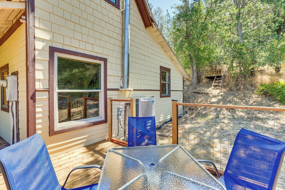 Updated Cabin in Lewiston Historical District!
