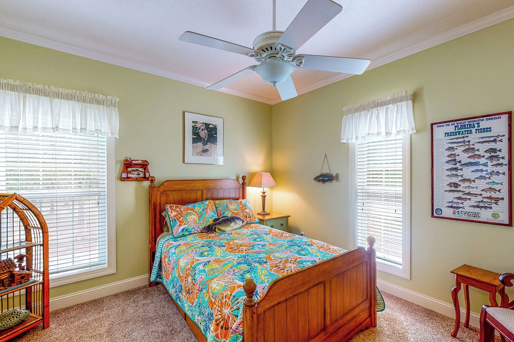 Dog-friendly Riverfront 3BR w/ Fire Pit & Dock
