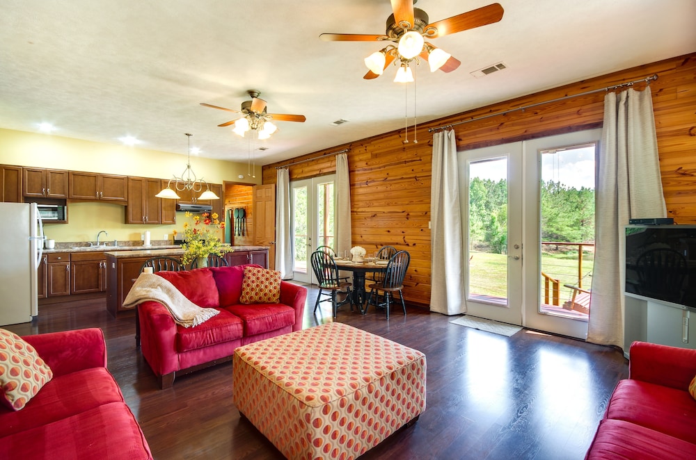 Cozy Summit Cabin w/ Hiking Trails Fishing Pond! - Property Image 16