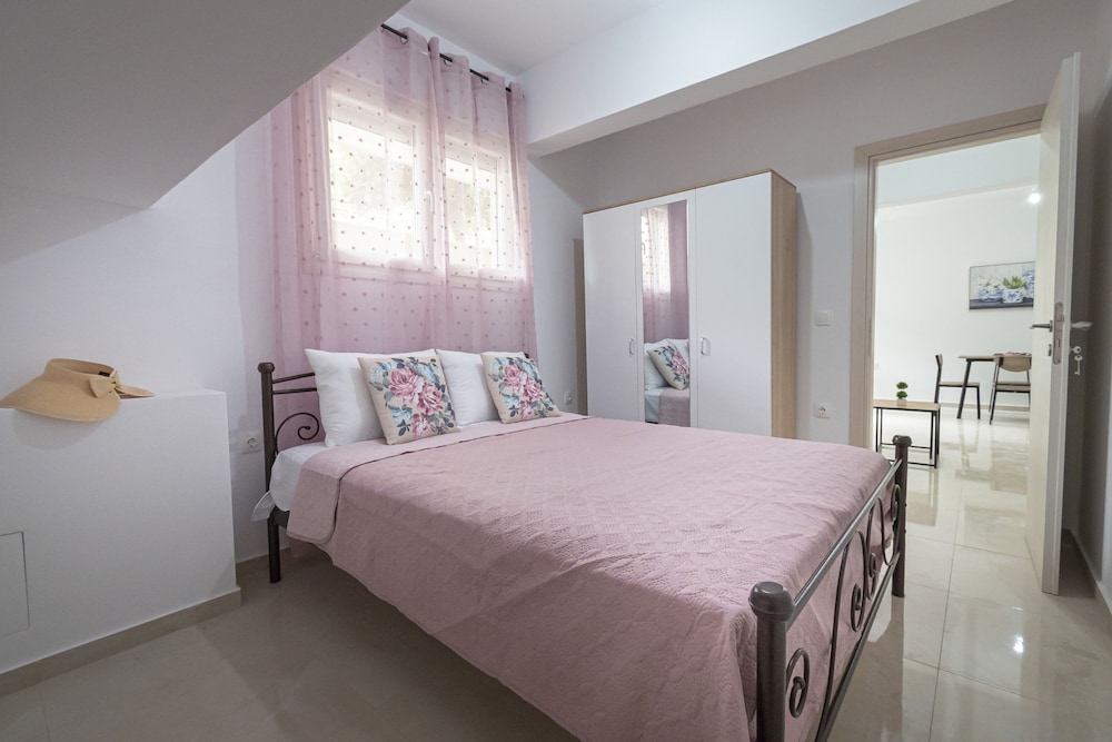 Kyranna Apartment 1 by Rentalspro photo 3