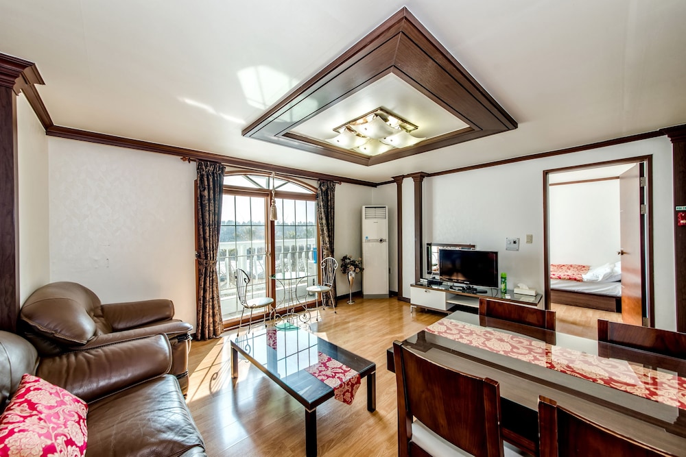 Jungmun JejuHue Pension