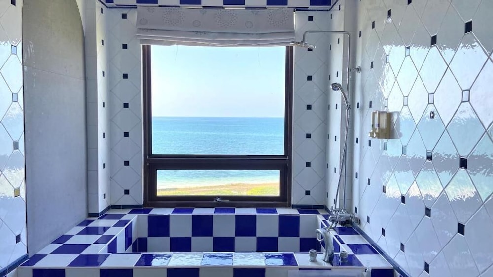 23.5 Blue B & B