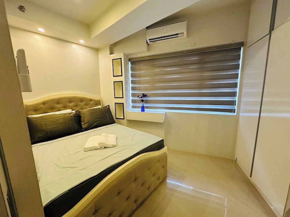 Quaint 2BR Connected Apartment in Pasay City - Perfect for Families Front of MOA
